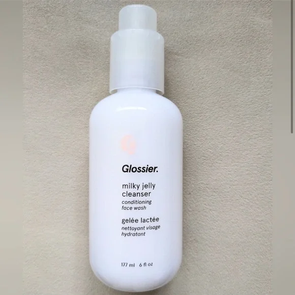 Glossier Milky Jelly Cleanser - 177 ml - Picture 2 of 4
